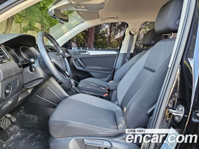 Volkswagen Tiguan (II) 2.0 TDI 2018 — фото 15
