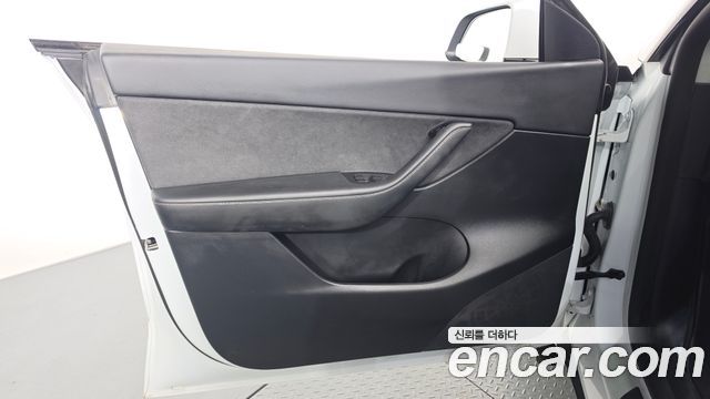 Tesla Model Y Long Range AWD 2022 — фото 29