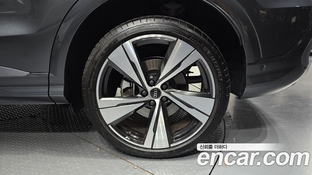 Audi Q5 (80A) 40 TFSI Quattro S Line 2025 — фото 21