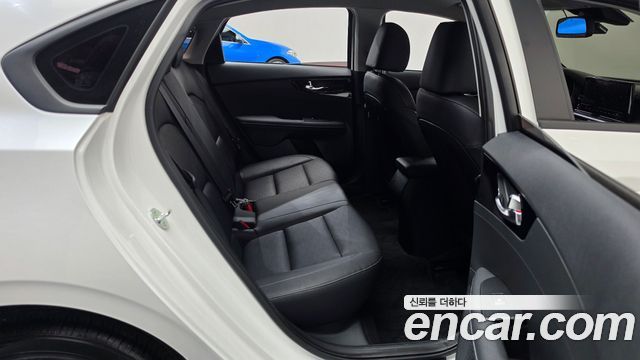 Kia K3 (II) 1.6 Prestige 2024 — фото 15