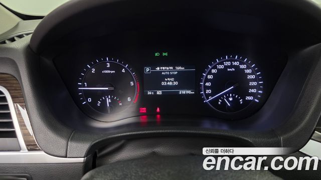 Genesis G80 2.2D AWD Luxury 2018 — фото 8