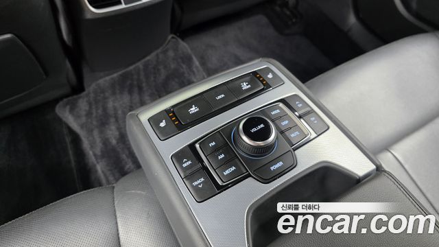 Genesis G80 2.2D AWD Luxury 2018 — фото 23