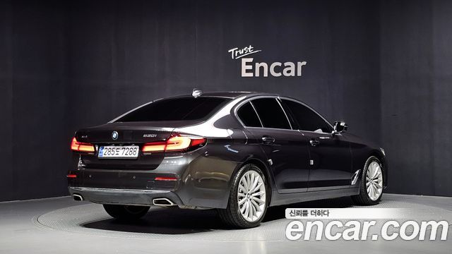 BMW 5 Series (G30) 530i xDrive Luxury 2023 — фото 2