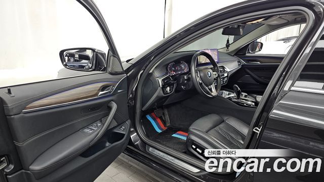 BMW 5 Series (G30) 530i xDrive Luxury 2023 — фото 10
