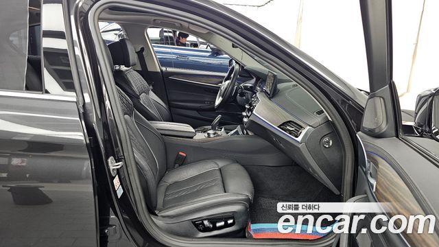 BMW 5 Series (G30) 530i xDrive Luxury 2023 — фото 11