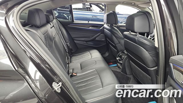 BMW 5 Series (G30) 530i xDrive Luxury 2023 — фото 12
