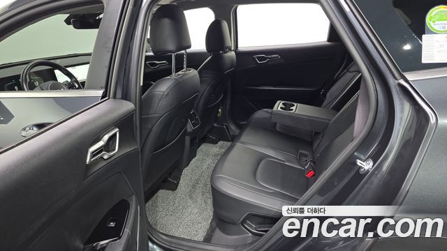 Kia Sportage Hybrid (V) Prestige 2WD 2023 — фото 12