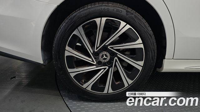 Mercedes-Benz E-Class (W214) E300 4MATIC AMG Line 2026 — фото 5
