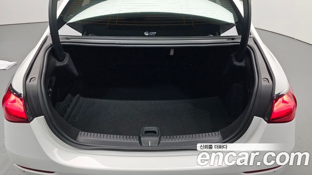 Mercedes-Benz E-Class (W214) E300 4MATIC AMG Line 2026 — фото 35