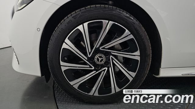 Mercedes-Benz E-Class (W214) E300 4MATIC AMG Line 2026 — фото 36