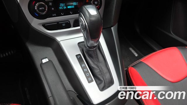 Ford Focus 2.0 Diesel Sport Hatchback 3rd 2014 — фото 9