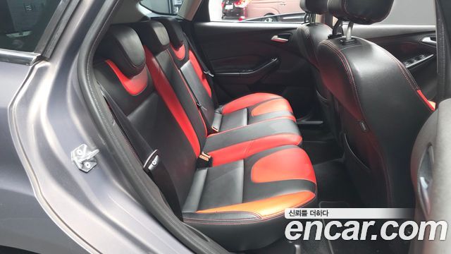 Ford Focus 2.0 Diesel Sport Hatchback 3rd 2014 — фото 12