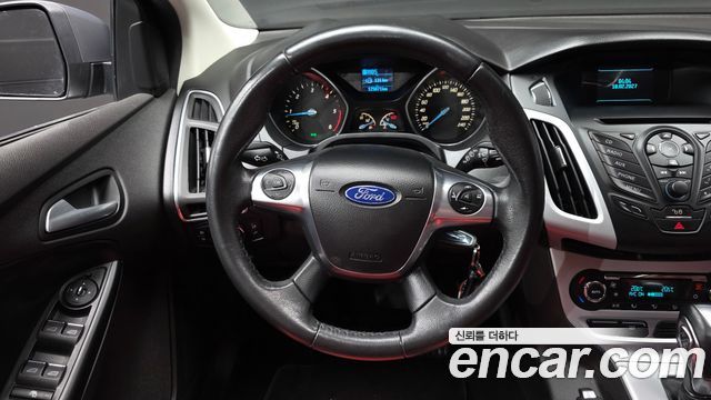 Ford Focus 2.0 Diesel Sport Hatchback 3rd 2014 — фото 13