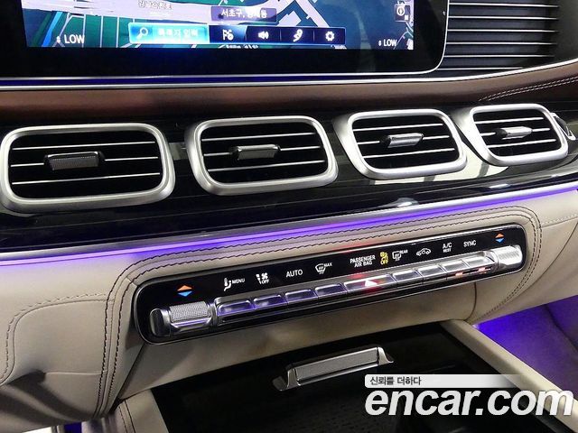 Mercedes-Benz GLS-Class (X167) Maybach GLS600 4MATIC Manufakur 2023 — фото 17