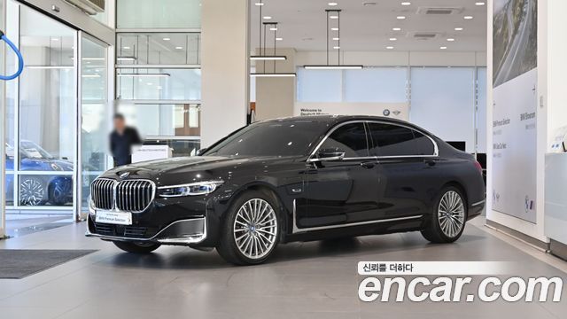 BMW 7 Series (G11) 745Le iPerformance Design Pure Excellence 2022 — фото 1