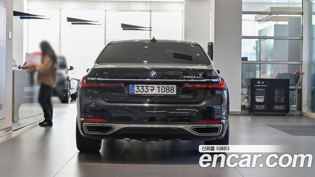 BMW 7 Series (G11) 745Le iPerformance Design Pure Excellence 2022 — фото 4