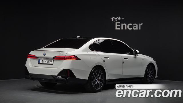 BMW 5 Series (G60) 520i Special Edition 2025 — фото 2