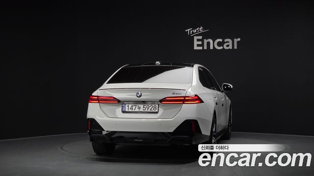 BMW 5 Series (G60) 520i Special Edition 2025 — фото 4