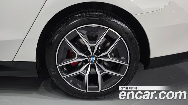 BMW 5 Series (G60) 520i Special Edition 2025 — фото 21