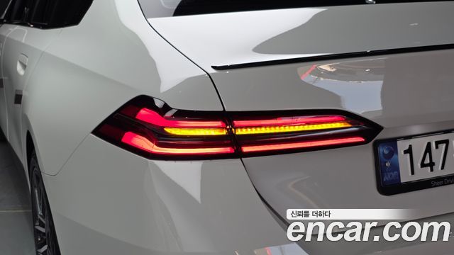 BMW 5 Series (G60) 520i Special Edition 2025 — фото 23