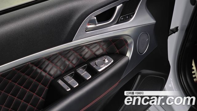 Genesis G70 2.0T AWD Sport Package 2019 — фото 16