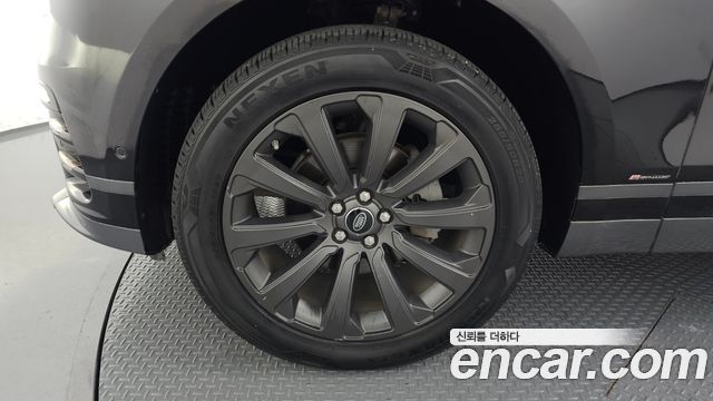 Land Rover Range Rover Velar 2.0 D240 R-Dynamic SE 2018 — фото 5
