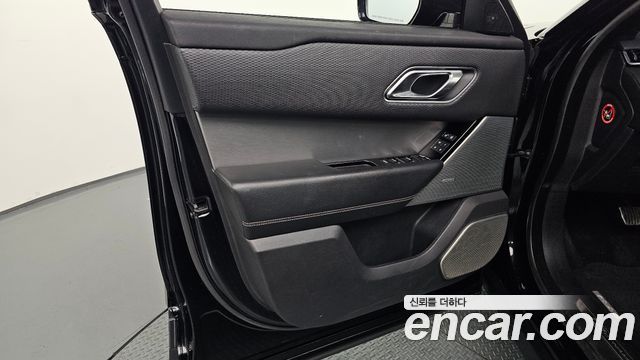 Land Rover Range Rover Velar 2.0 D240 R-Dynamic SE 2018 — фото 24