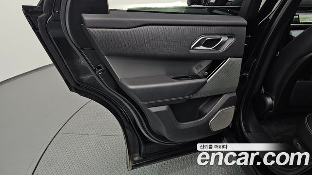 Land Rover Range Rover Velar 2.0 D240 R-Dynamic SE 2018 — фото 25
