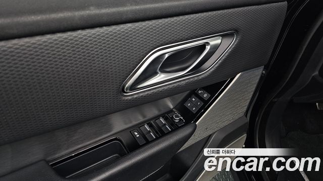 Land Rover Range Rover Velar 2.0 D240 R-Dynamic SE 2018 — фото 27