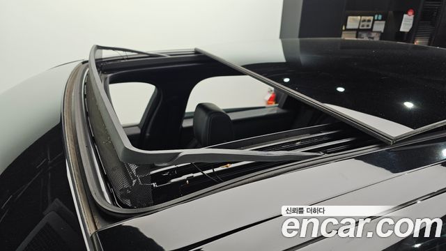 Land Rover Range Rover Velar 2.0 D240 R-Dynamic SE 2018 — фото 34