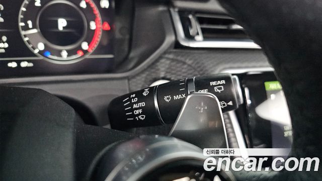 Land Rover Range Rover Velar 2.0 D240 R-Dynamic SE 2018 — фото 37