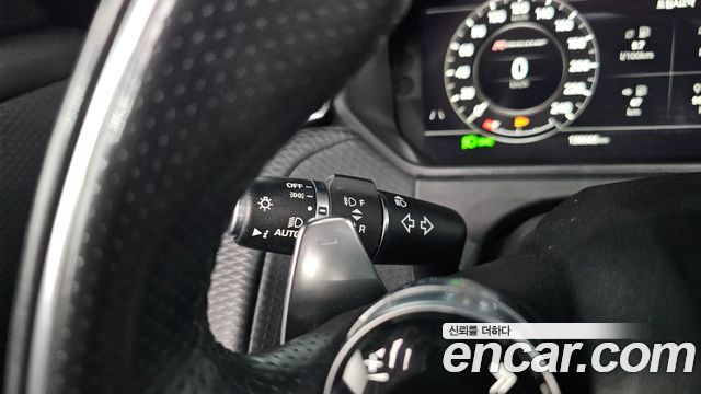 Land Rover Range Rover Velar 2.0 D240 R-Dynamic SE 2018 — фото 38