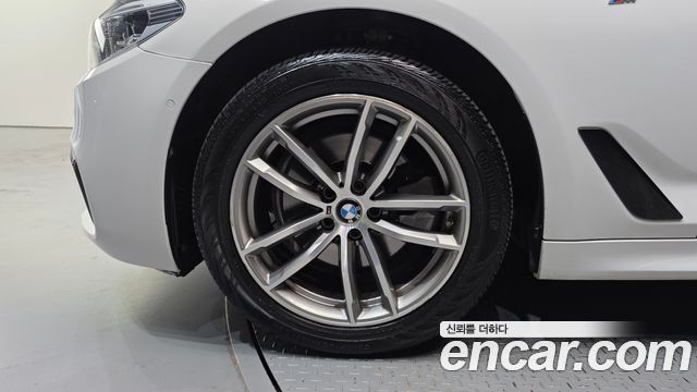 BMW 5 Series (G30) 520d xDrive M Sport Package Plus 2017 — фото 5