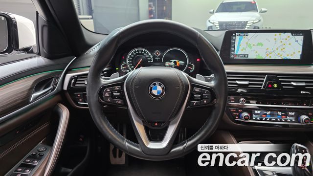 BMW 5 Series (G30) 520d xDrive M Sport Package Plus 2017 — фото 13