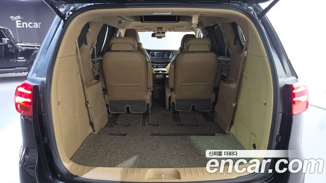 Kia Carnival 7-Seater Hi-Limousine President 2019 — фото 20