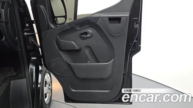 Renault Korea Master 2.3 13-Seater 2020 — фото 24
