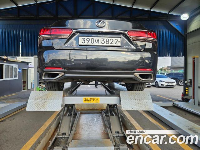 Lexus LS500 (V) 3.5 Platinum AWD 2019 — фото 2