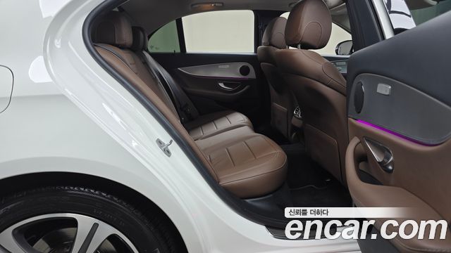 Mercedes-Benz E-Class (W213) E300 Avantgarde 2019 — фото 11