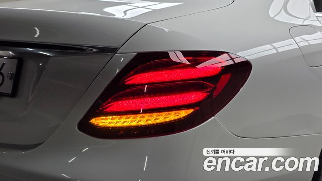 Mercedes-Benz E-Class (W213) E300 Avantgarde 2019 — фото 23