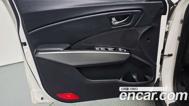 KG Mobility (SsangYong) Tivoli Diesel LX 2WD 2016 — фото 30