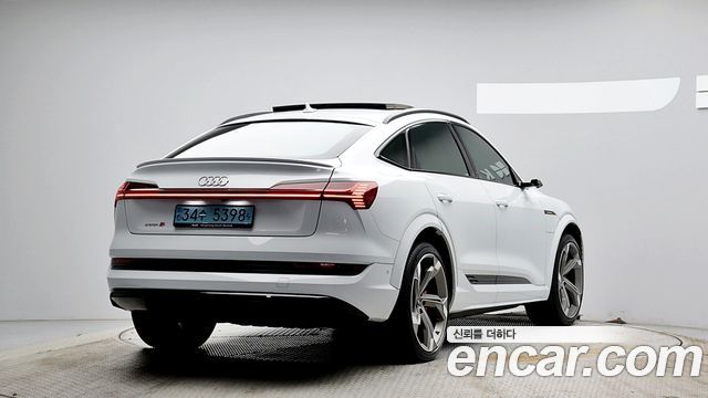 Audi e-tron S Sportback 2023 — фото 2