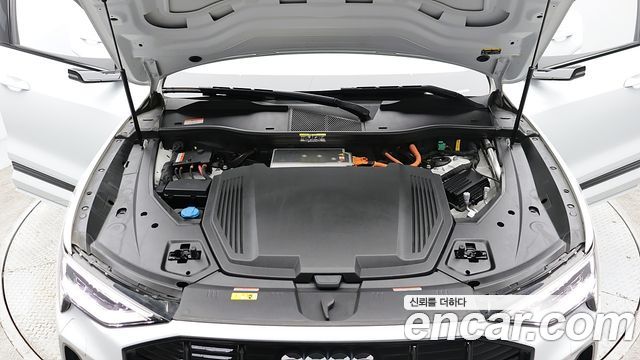 Audi e-tron S Sportback 2023 — фото 17