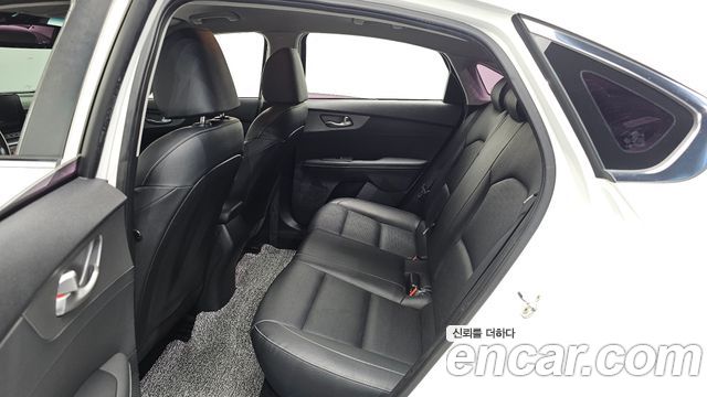 Kia K3 Luxury 2020 — фото 15