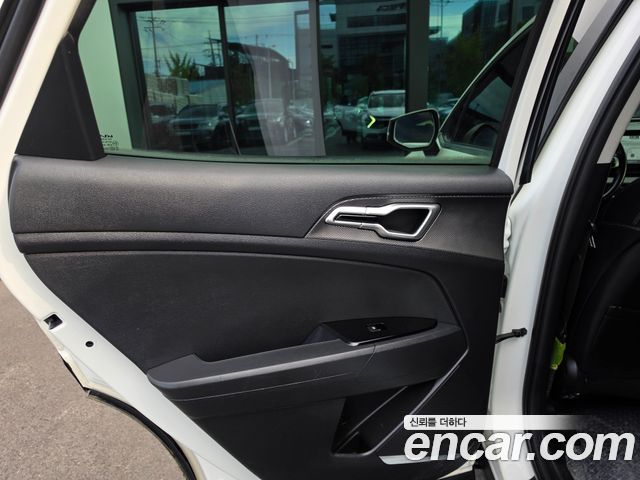 Kia Sportage (V) Diesel 2.0 2WD Prestige 2023 — фото 17