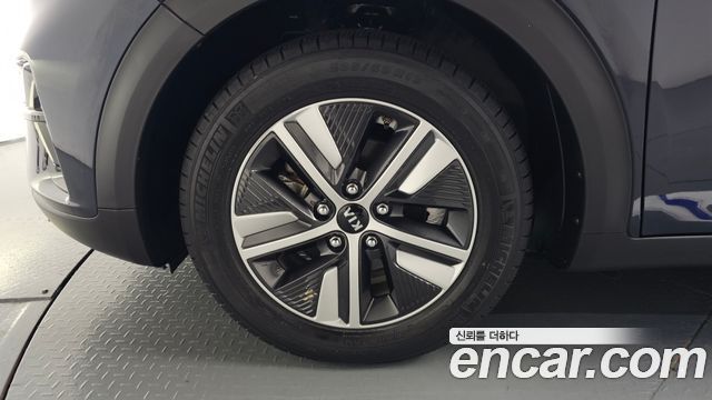 Kia Niro 1.6 HEV Noblesse Special 2020 — фото 5