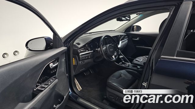 Kia Niro 1.6 HEV Noblesse Special 2020 — фото 10