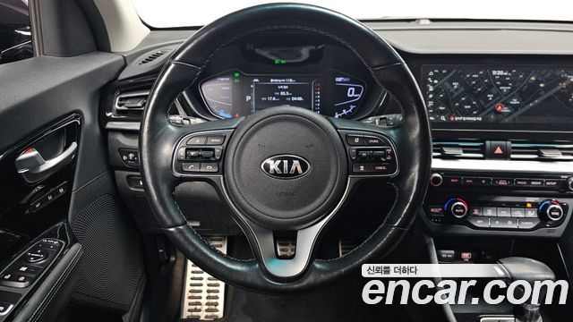 Kia Niro 1.6 HEV Noblesse Special 2020 — фото 13