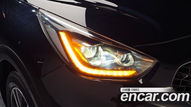 Kia Niro 1.6 HEV Noblesse Special 2020 — фото 22