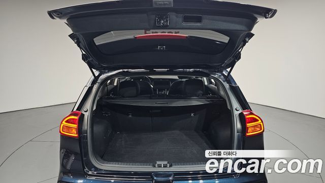 Kia Niro 1.6 HEV Noblesse Special 2020 — фото 34