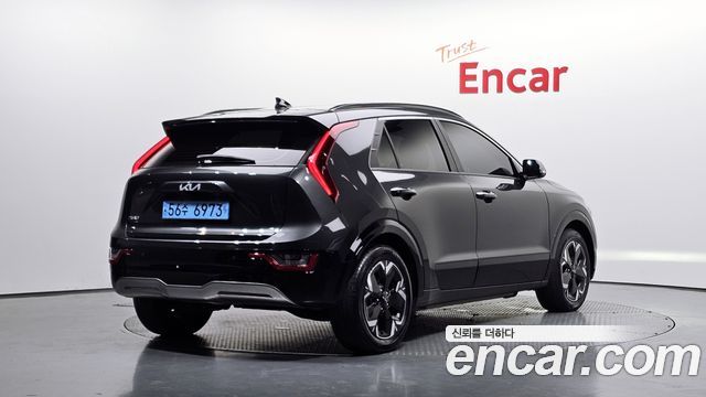 Kia Niro EV Earth 2023 — фото 2